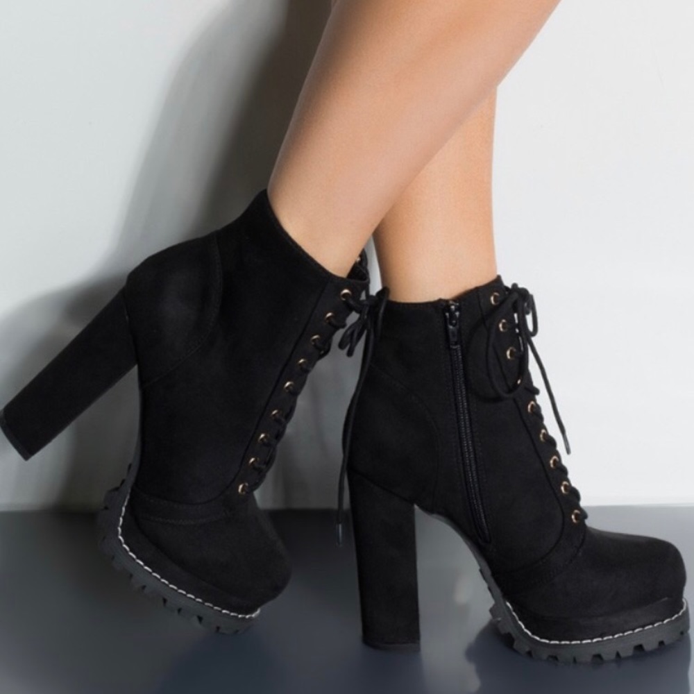 🔥New🔥 Vivica Booties- Black
